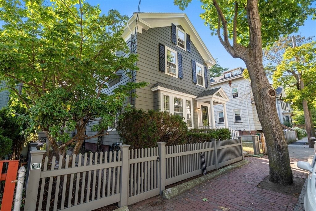 Property Photo:  6 Perry St  MA 02139 