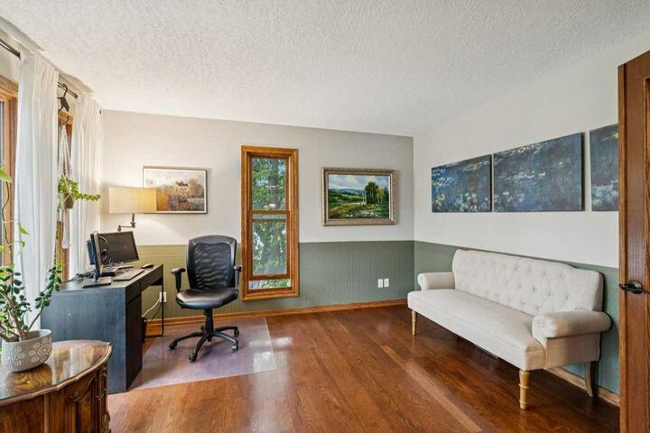 Property Photo:  59 Sandringham Close NW  AB T3K 3X1 