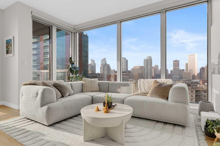 Property Photo:  817 15 Avenue SW 1507  AB T2R 0H8 
