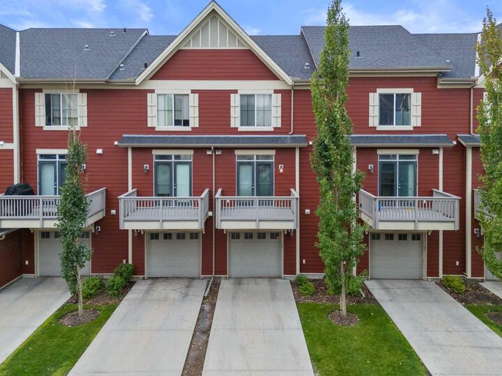 Photo de la propriété:  125 Panatella Way NW 1212  AB T3K 0R9 