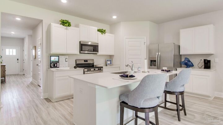 Property Photo:  8028 Fir Tree Dr  FL 32583 