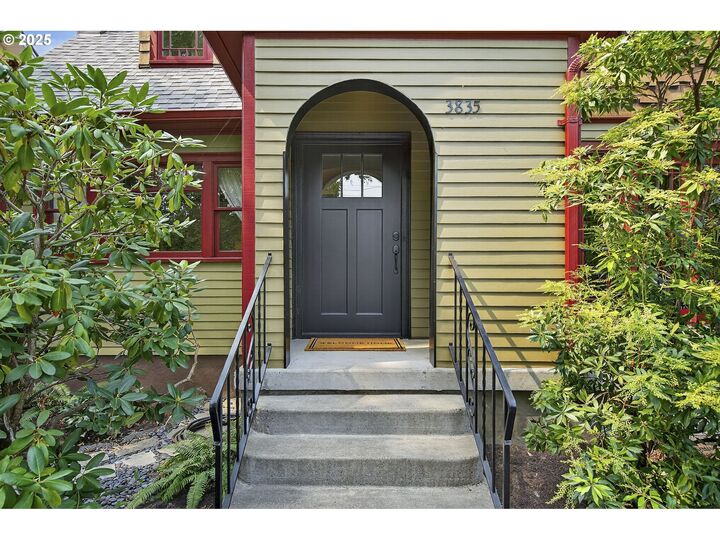 Property Photo:  3835 NE 15th Ave  OR 97212 