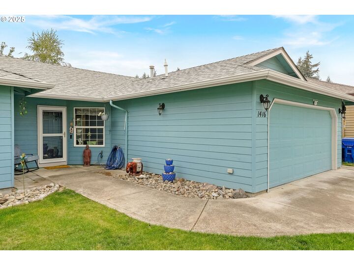 Property Photo: 1416 Erika Ave NE OR 97303