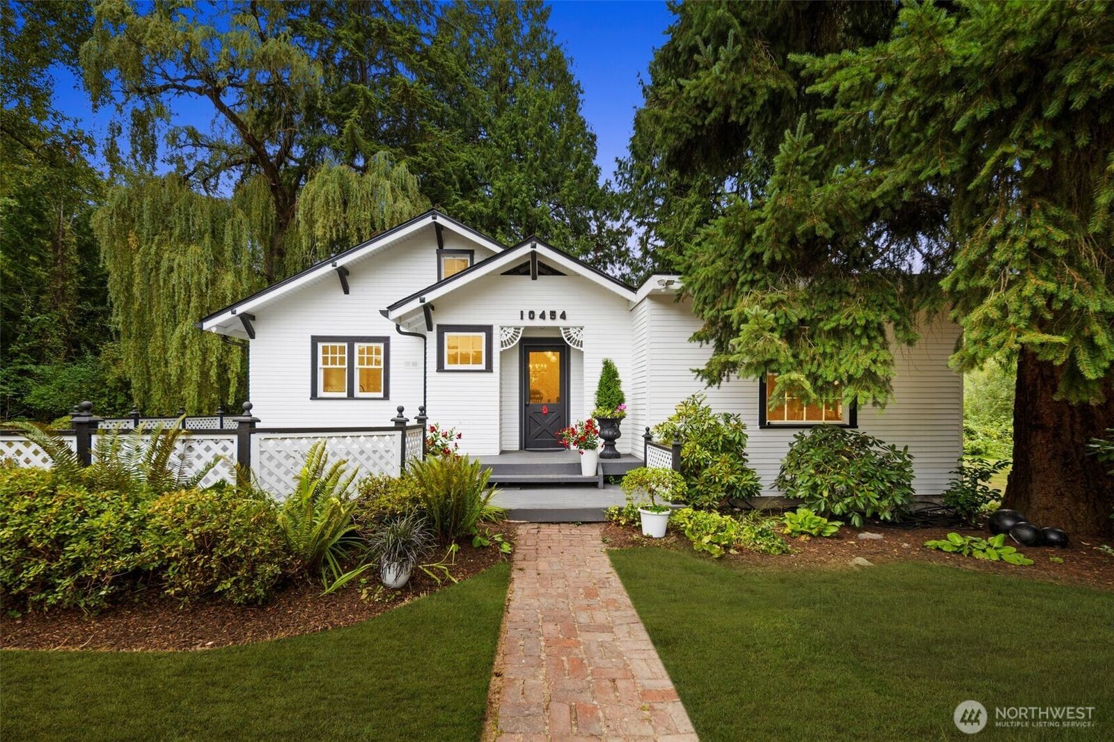 Property Photo:  10454  Forbes Creek Drive  WA 98033 