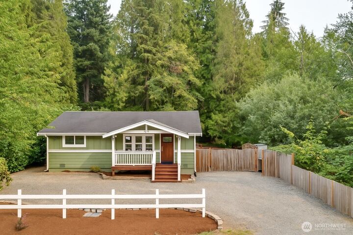 Property Photo:  19320  176th Avenue NE  WA 98072 