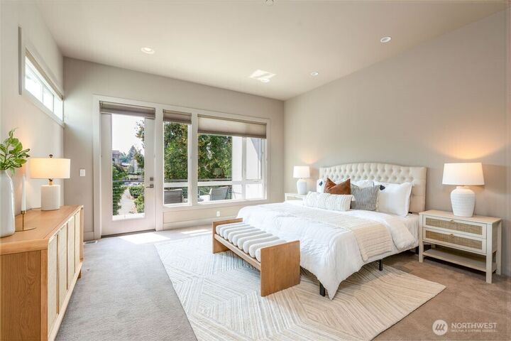 Property Photo:  205  4th Court S 13  WA 98033