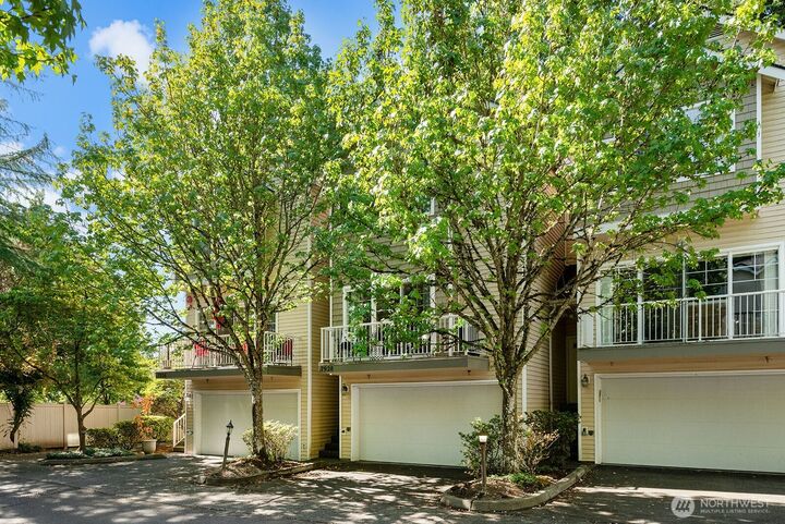 Property Photo: 17928 NE 90th Street WA 98052