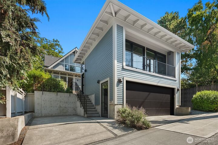 2561  10th Avenue W  Seattle WA 98119 photo