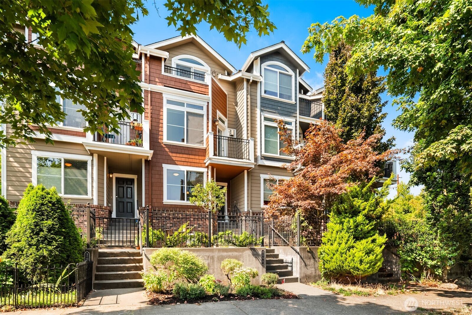 Property Photo:  209  18th Avenue E B  WA 98112 
