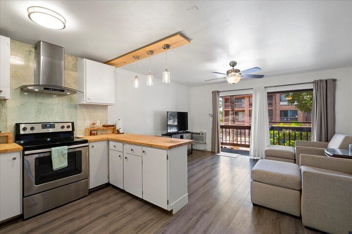 Property Photo: 3740 Lower Honoapiilani Rd E102 HI 96761