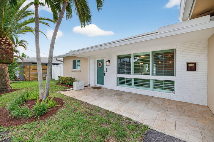 Property Photo: 5701 NE 16th Terrace FL 33334