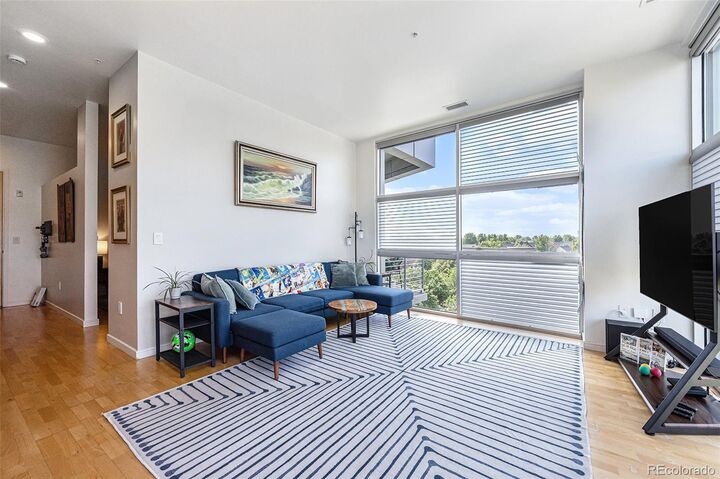 Property Photo: 2958 Syracuse Street 403 CO 80238