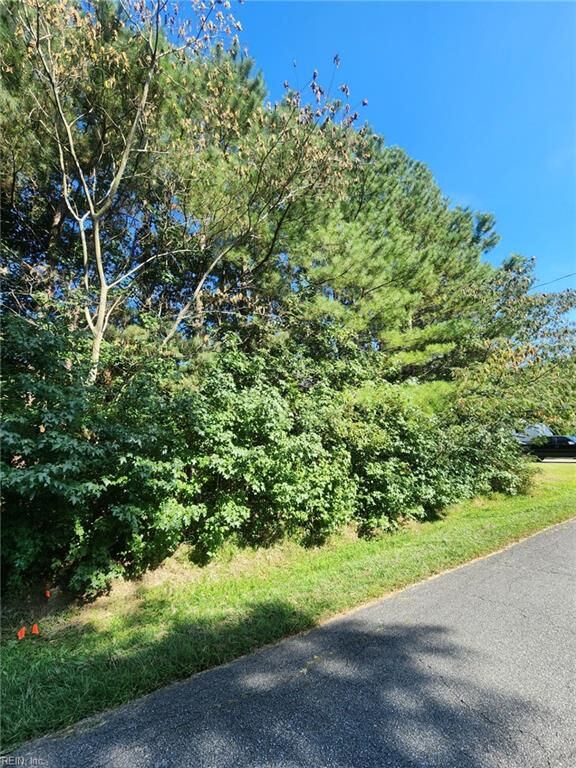 Property Photo: 13 Truitt Rd VA 23321