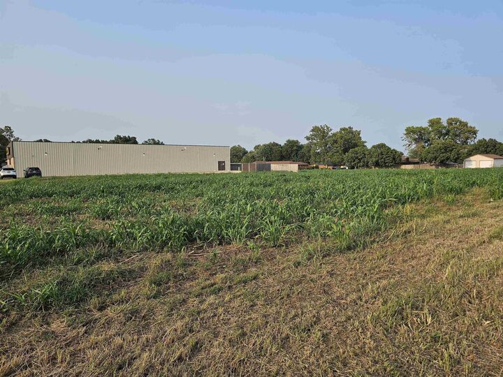 Photo de la propriété: 3930 S Hoover Rd KS 67215