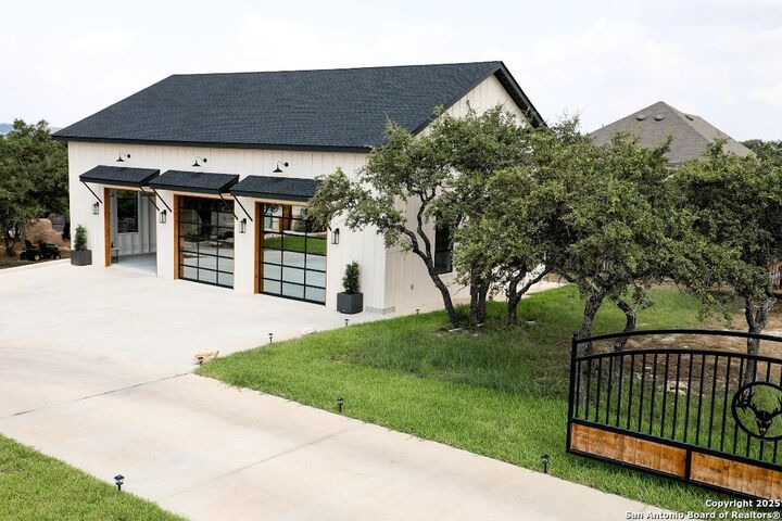 Property Photo: 26315 26315 Ralph Fair Rd TX 78015