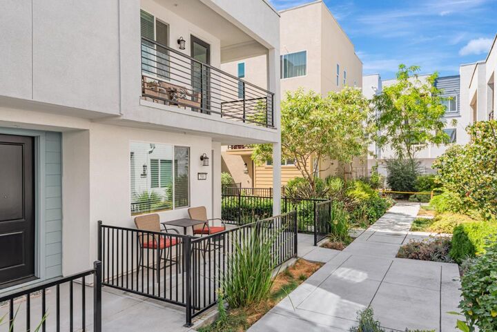 Property Photo: 588 Apricot Way CA 95133
