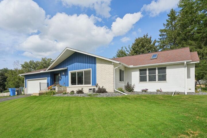 Property Photo:  1305 Riverview Lane  WI 53094 