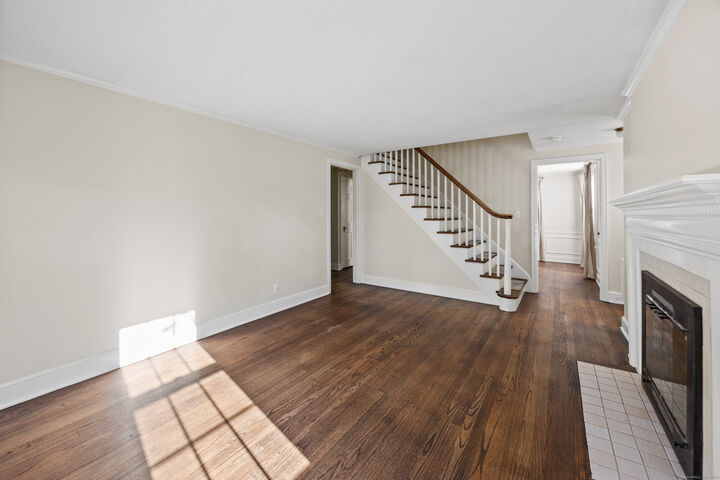 Property Photo:  11 Farnham Road  CT 06119 