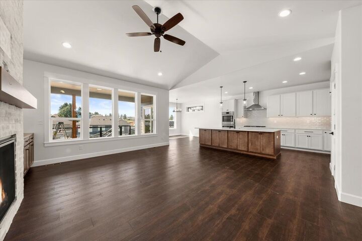 Property Photo:  1420 S Bell Rd  WA 99016 