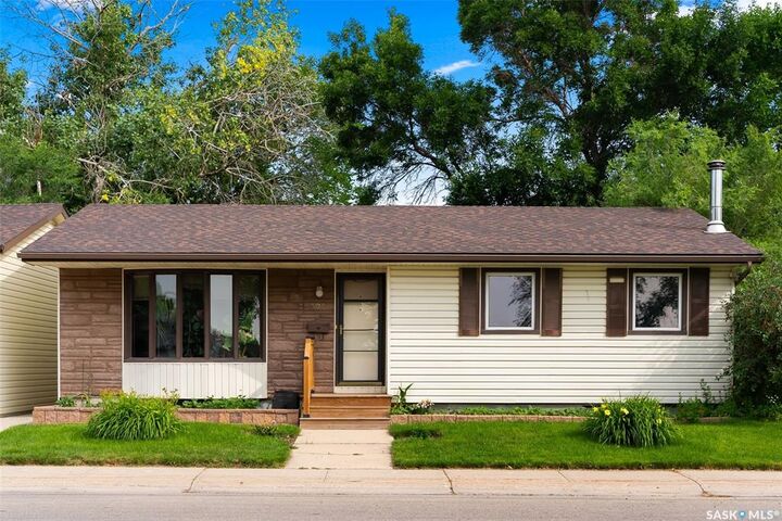 Property Photo: 302 Cavendish Street SK S4N 4J8