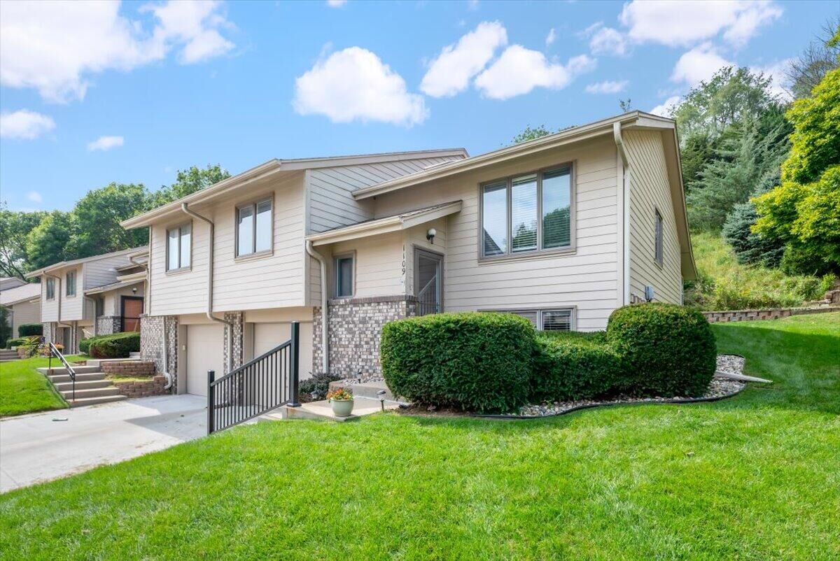 Property Photo: 1109 Arbor Ridge Drive IA 51503