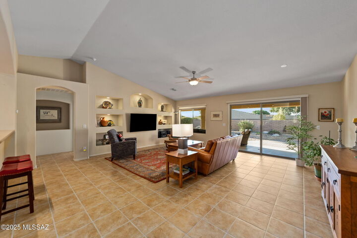 Property Photo:  2643 E Nathan Way  AZ 85614 