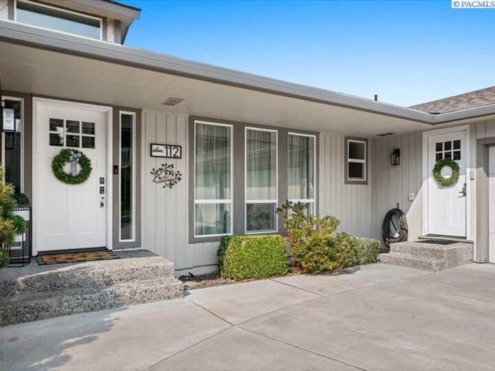 Property Photo: 112 High Meadows St WA 99352