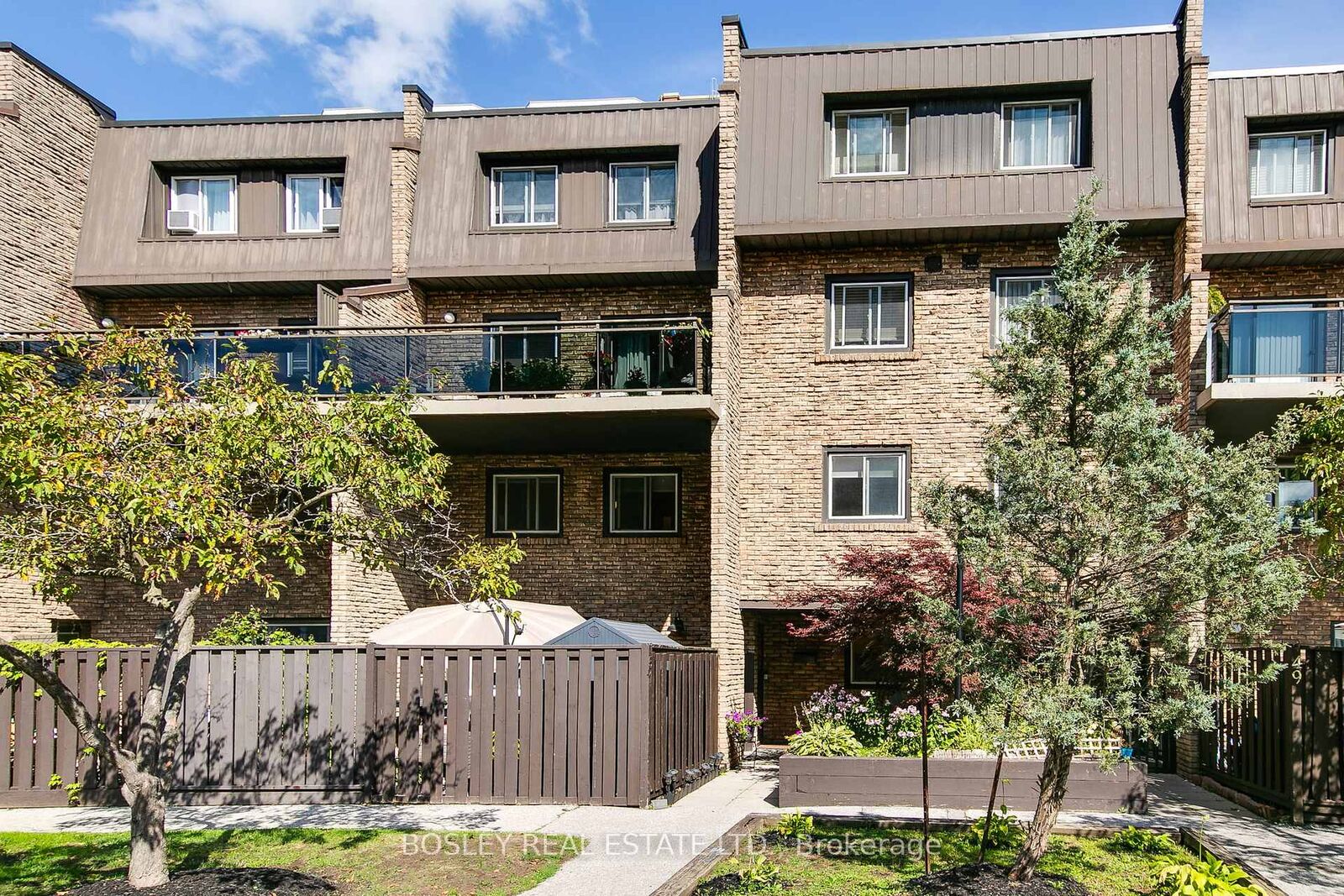 Photo de la propriété: 130 Ling Road 51 ON M1E 4V9