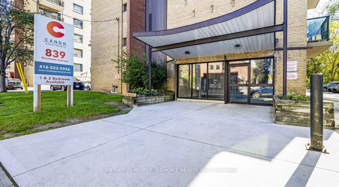 Property Photo:  839 Roselawn Avenue 404  ON M6B 1B5 