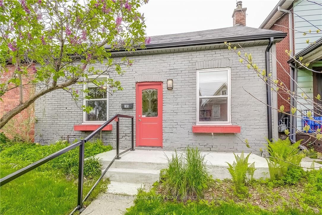 Property Photo: 185 Simcoe Street E ON L8L 3N9