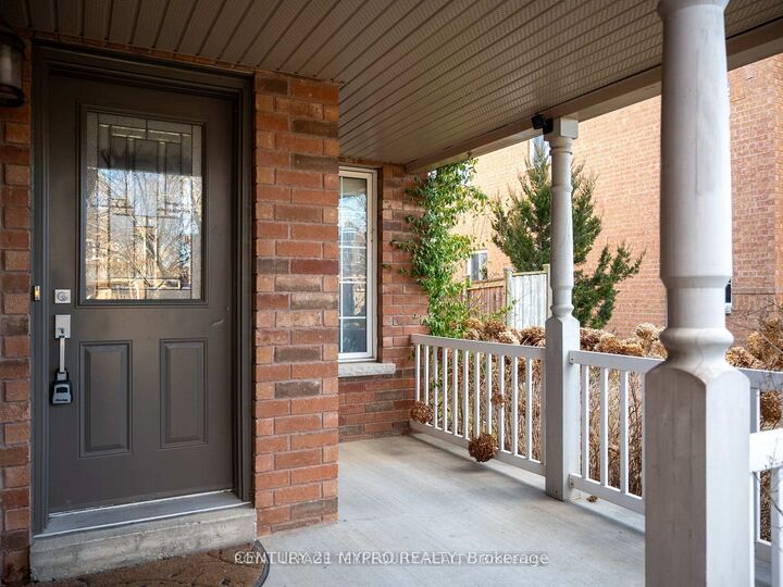 Photo de la propriété: 30 Brecken Drive ON L4P 4A5