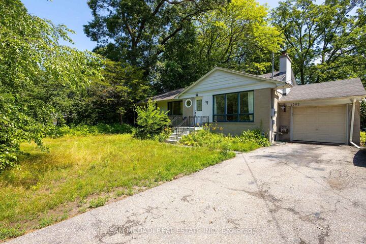 Property Photo: 1302 Martley Drive ON L5H 1N9