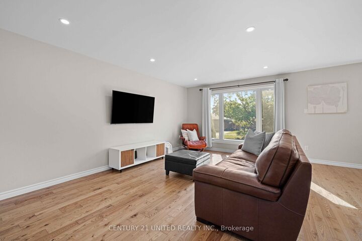 Property Photo: 392 Wellington Street ON K9H 5C2