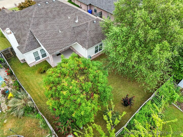 Property Photo: 19802 E 38th Street S OK 74014