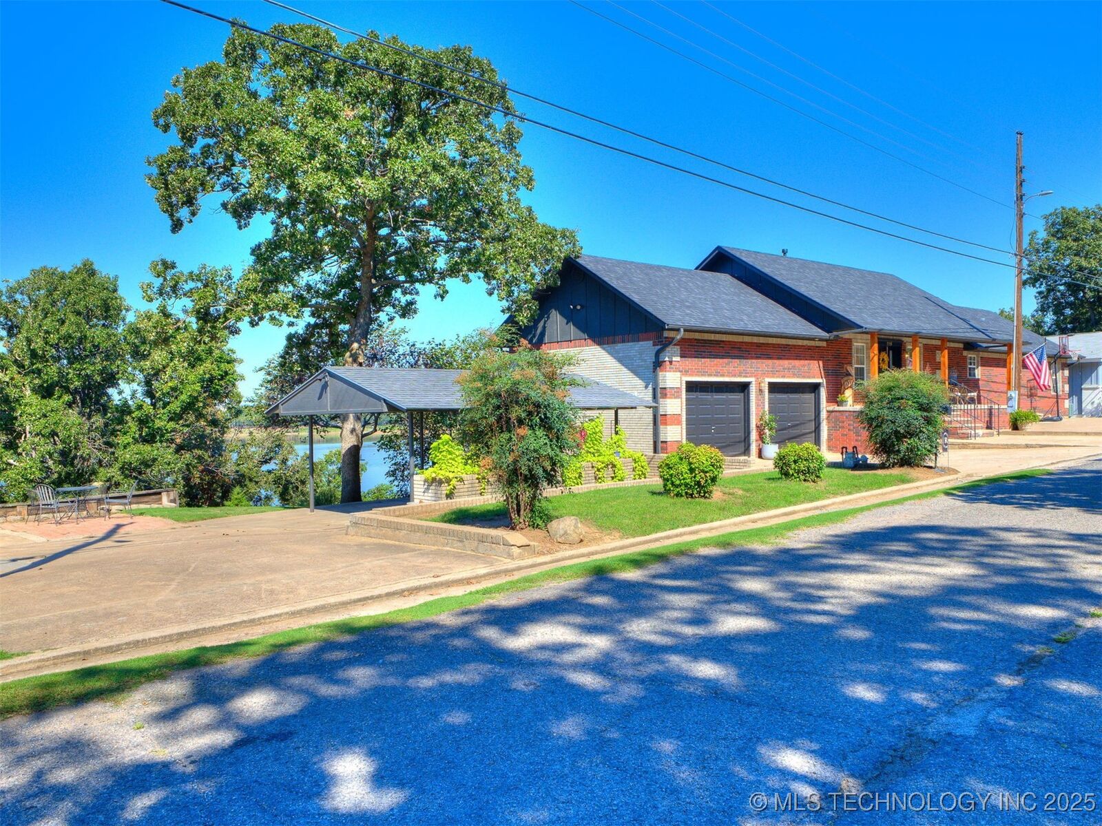 Property Photo: 119 N Salt Creek Drive OK 74044