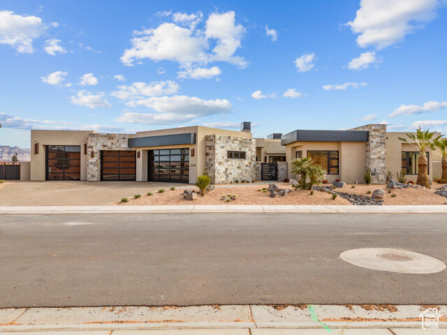 Property Photo: 3253 Cottontail Way UT 84737