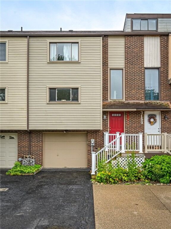 Property Photo: 3171 Cheltenham Court PA 15044