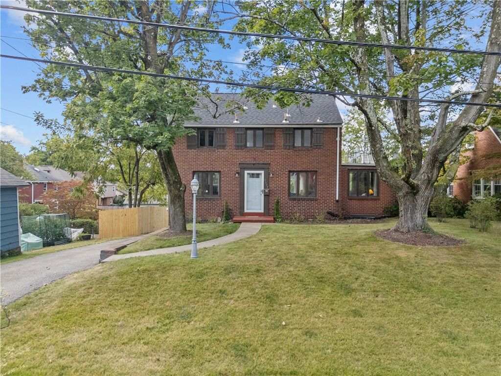Property Photo:  1137 Jackson St  PA 15221 