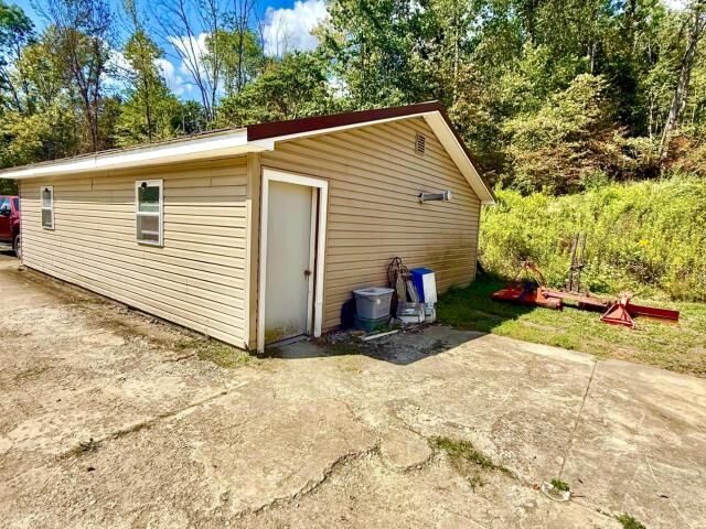 Property Photo: 7 Hummingbird Lane PA 16365