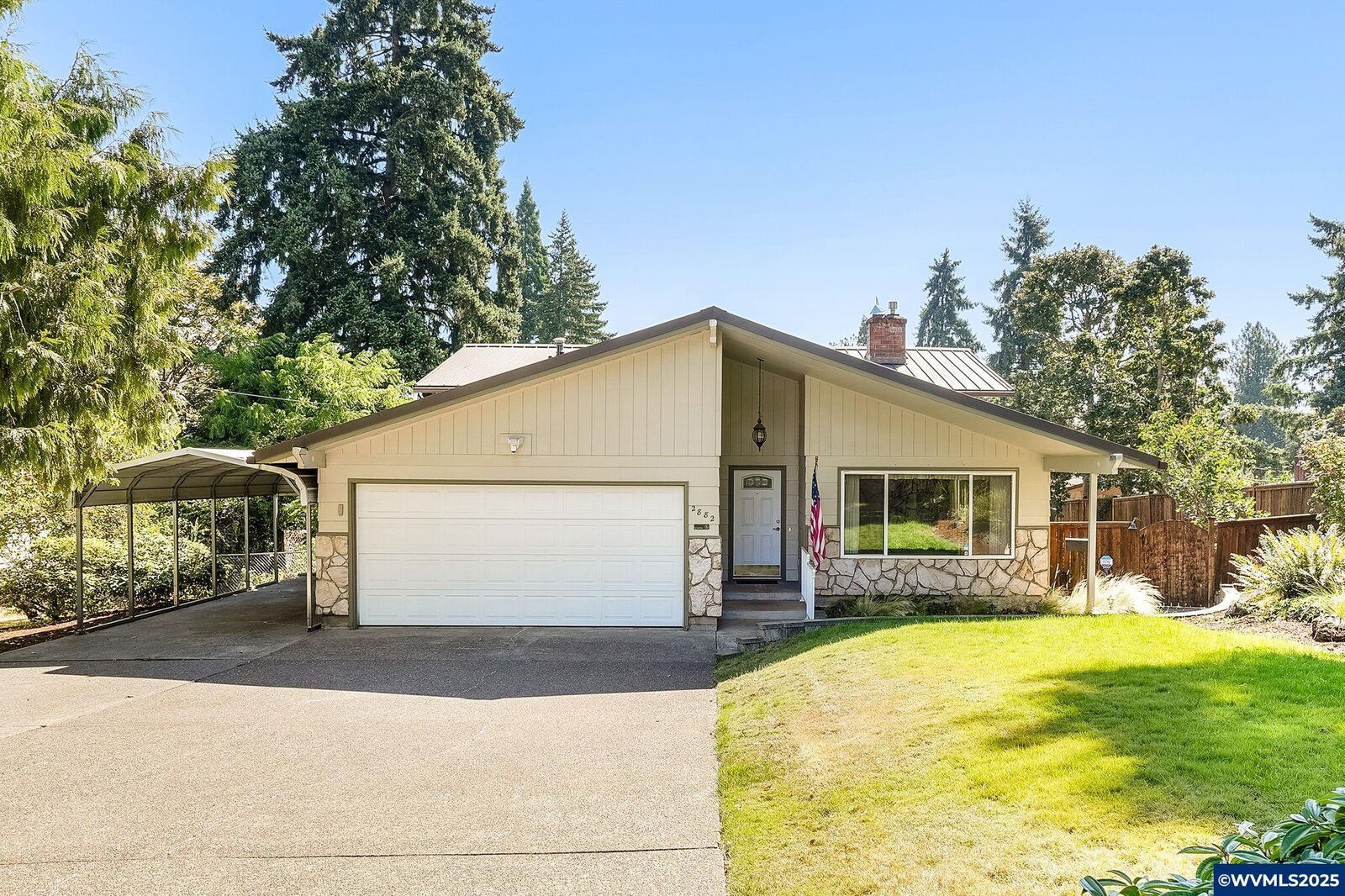 Property Photo: 2882 High St SE OR 97302