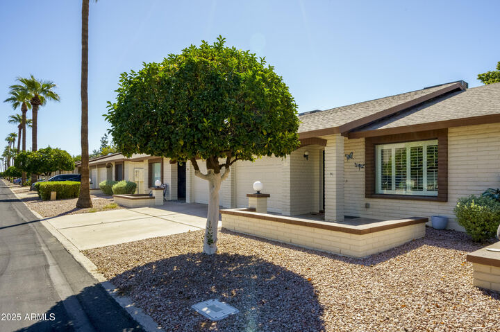 Property Photo:  2064 S Farnsworth Drive 109  AZ 85209 