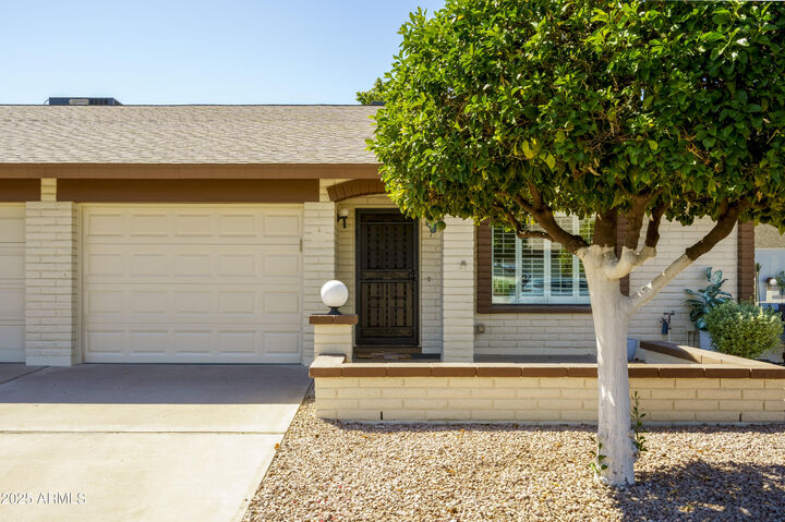 Property Photo:  2064 S Farnsworth Drive 109  AZ 85209 