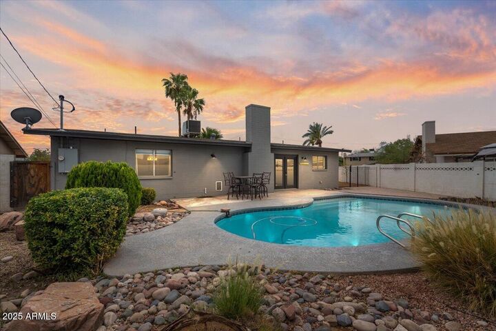 Property Photo:  1102 E Redondo Circle  AZ 85282 