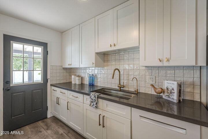 Property Photo: 8409 E Hubbell Street AZ 85257