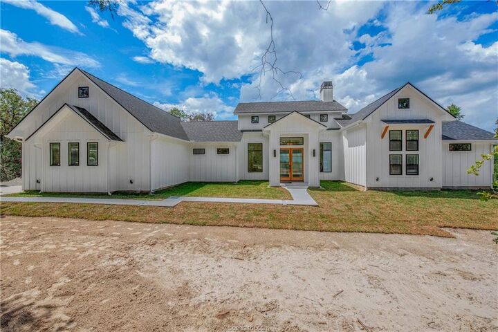 Property Photo: 2201 High Meadows Trail TX 77856