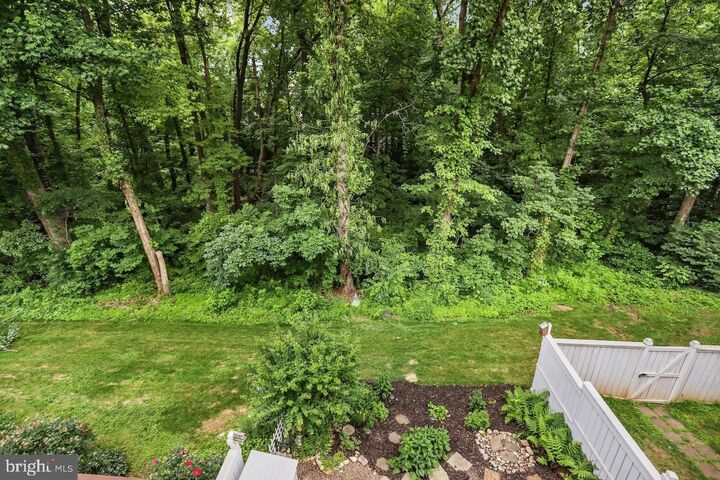 Property Photo: 1512 Poplar Grove Drive VA 20194
