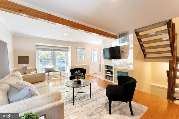 Property Photo: 1512 Poplar Grove Drive VA 20194