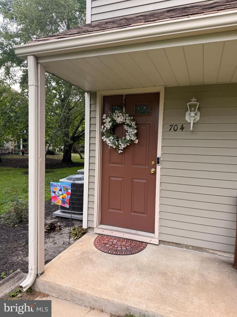 Property Photo:  704 Aberdeen Lane  NJ 08012 