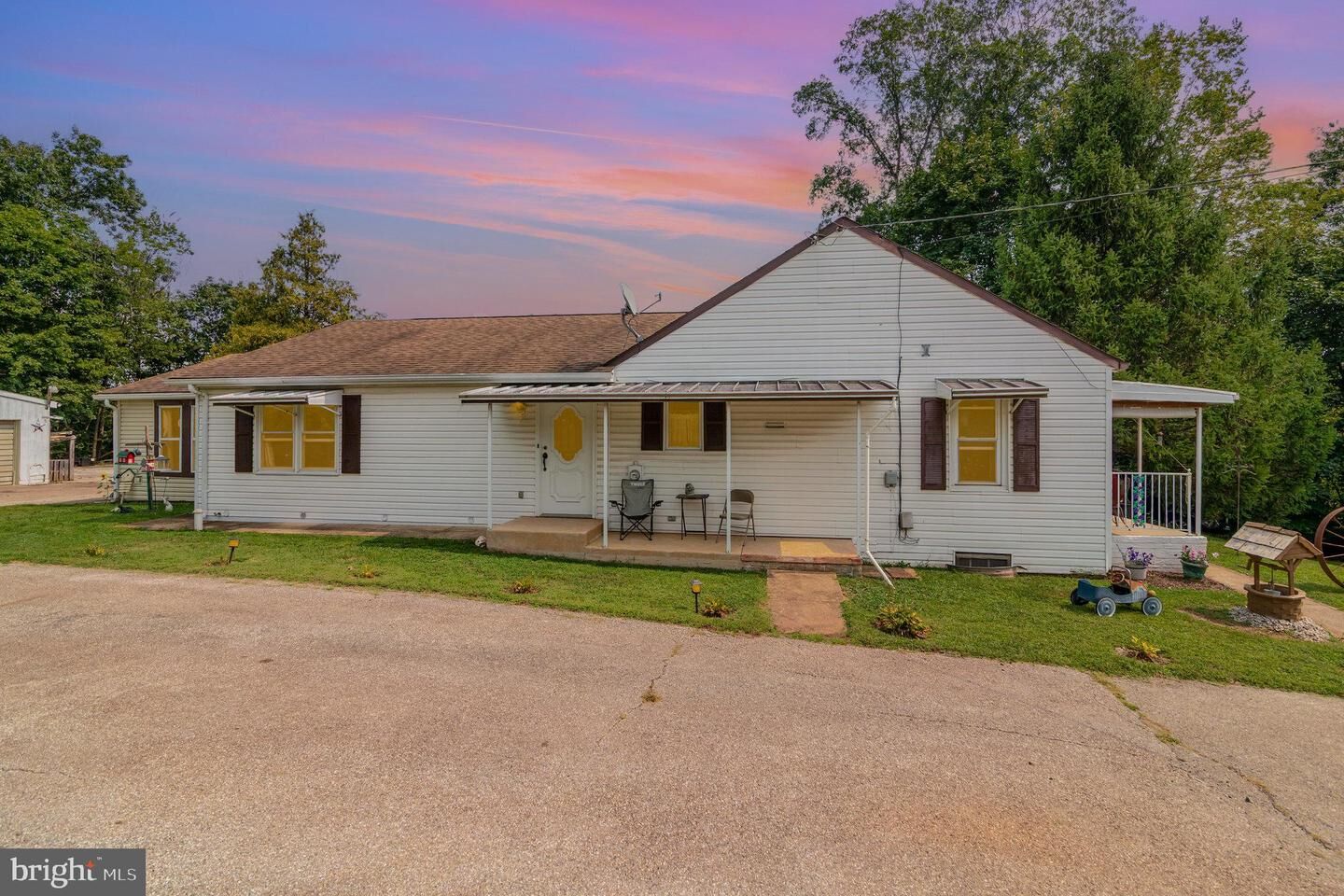 Property Photo: 5943 Susquehanna Trail PA 17345