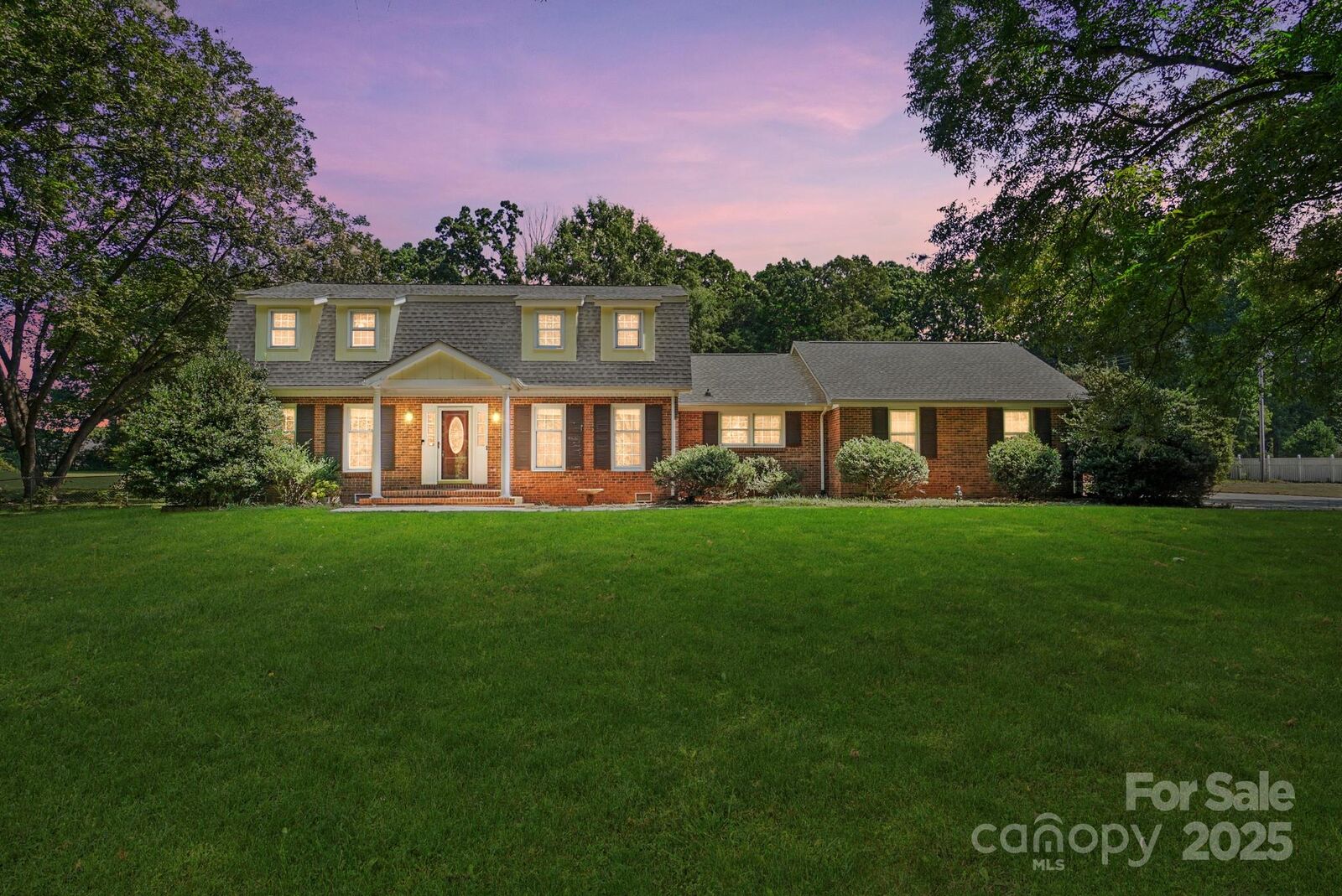 Property Photo: 9551 Hitchgate Drive NC 28227